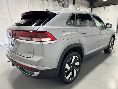 Used 2025 Volkswagen Atlas Cross Sport SE image 7