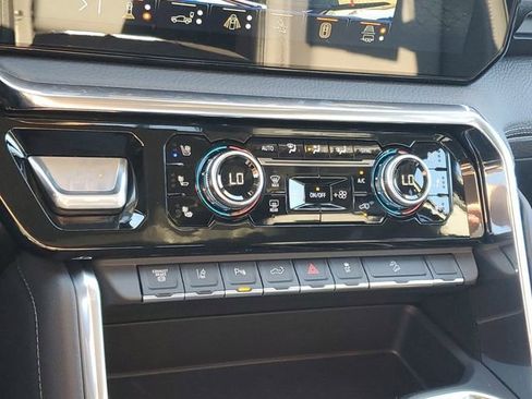 New 2026 GMC Sierra 3500 Denali w/ Denali Reserve Package image 18