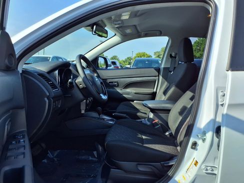 Used 2025 Mitsubishi Outlander Sport LE AWD/4WD image 20