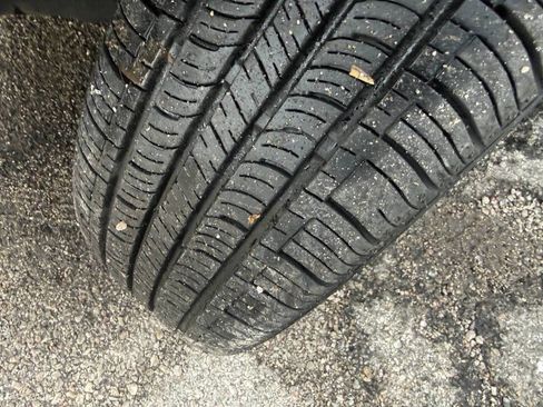 Used 2012 Toyota Yaris LE image 25