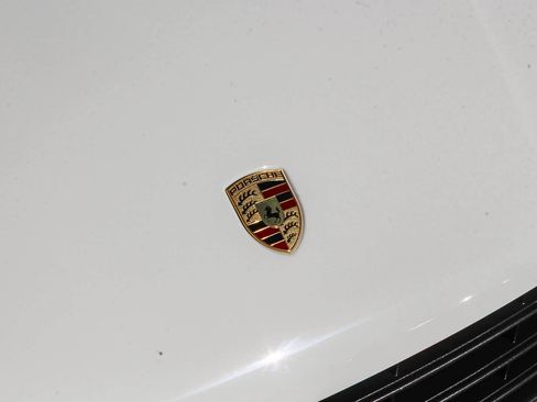 Used 2020 Porsche Macan image 11