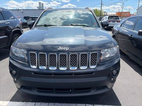 Used 2014 Jeep Compass Latitude AWD/4WD image 3