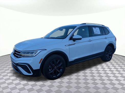 Used 2024 Volkswagen Tiguan SE image 6