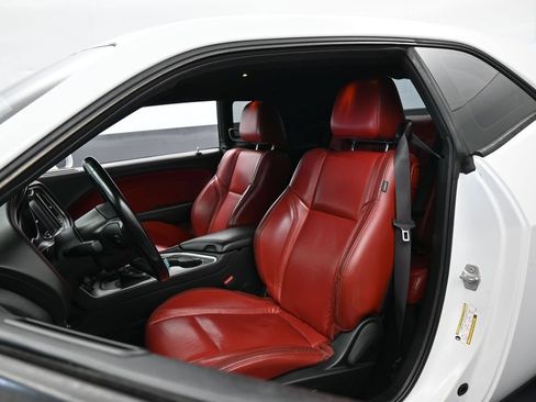 Used 2020 Dodge Challenger SXT w/ Plus Package RWD image 10