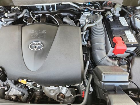 Used 2022 Toyota Highlander XLE image 17