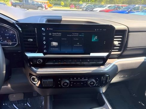 Used 2025 Chevrolet Silverado 1500 LTZ w/ LTZ Convenience Package II AWD/4WD image 24