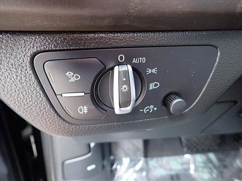 Used 2019 Audi Q5 2.0T Premium Plus AWD/4WD image 19