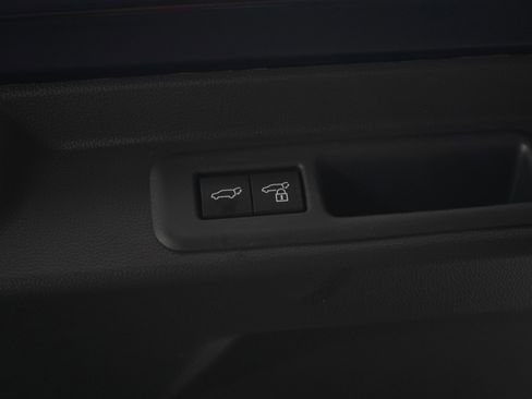 Used 2025 Toyota Sequoia Limited w/ Tow Technology Package AWD/4WD image 19