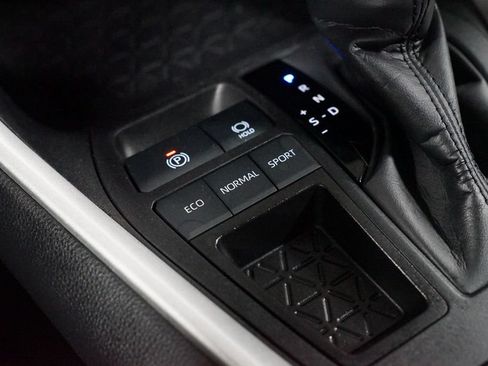 Certified 2024 Toyota RAV4 LE FWD image 22