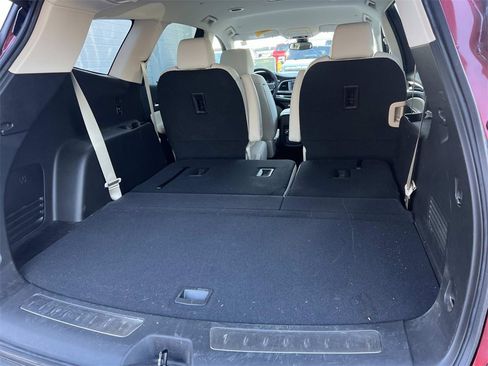 Certified 2024 Buick Enclave Essence image 10