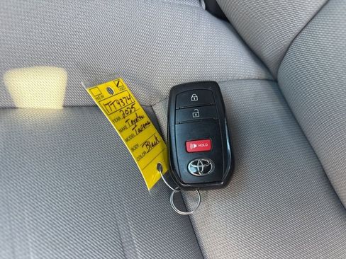 Used 2025 Toyota Tacoma TRD Sport AWD/4WD image 36
