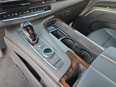 Used 2023 Cadillac Escalade ESV Luxury image 30