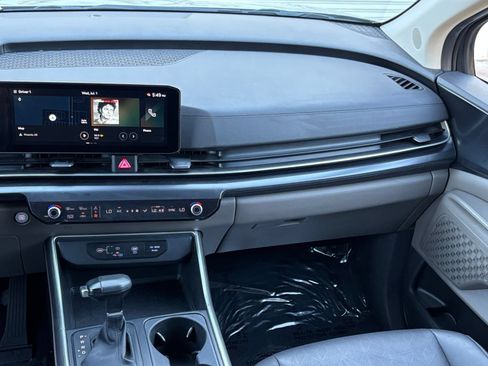 Used 2026 Kia Carnival FWD image 38
