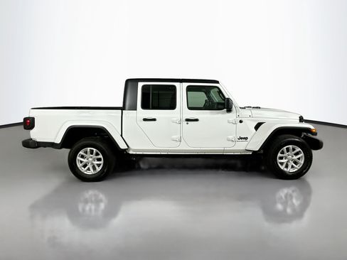 Used 2023 Jeep Gladiator Sport AWD/4WD image 4