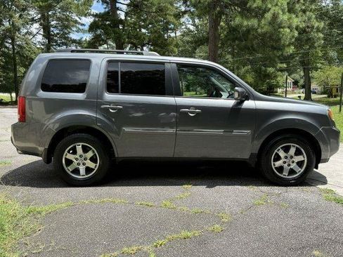 Used 2010 Honda Pilot Touring image 32
