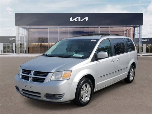 Used 2009 Dodge Grand Caravan SXT w/ Entertainment Group 2 image 3
