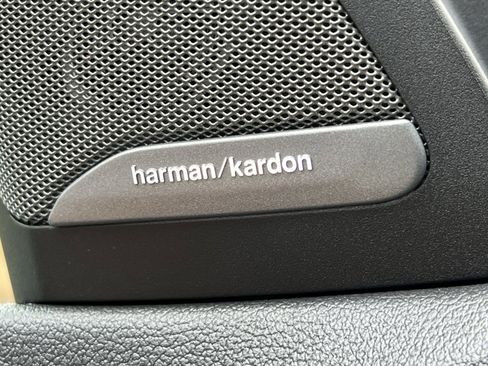 Used 2022 BMW X7 M50i image 36