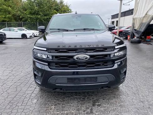 Used 2023 Ford Expedition Limited AWD/4WD image 3