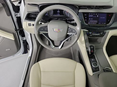Used 2024 Cadillac XT6 Premium Luxury w/ Technology Package FWD image 16