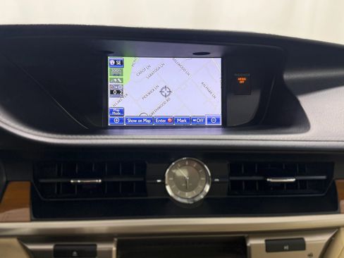 Used 2014 Lexus ES 300h ES 300h Sedan 4D image 19