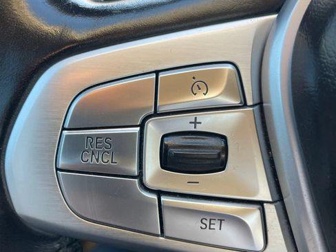 Used 2018 BMW 740i RWD image 25