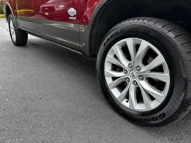 Used 2015 Ford F150 King Ranch w/ Equipment Group 601A Luxury AWD/4WD image 11