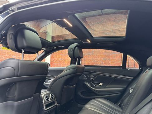 Used 2020 Mercedes-Benz S 560 4MATIC Sedan image 3