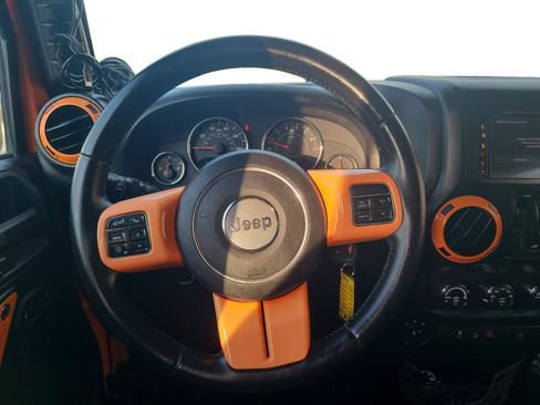 Used 2013 Jeep Wrangler Unlimited Rubicon w/ Connectivity Group AWD/4WD image 11