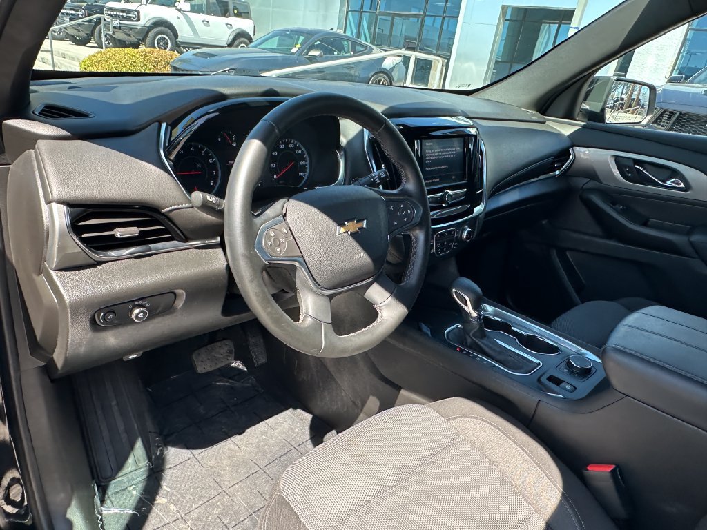 Used 2023 Chevrolet Traverse LT w/ LPO, Cargo Package AWD/4WD image 23
