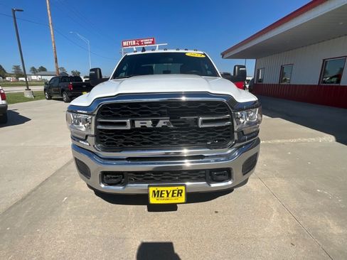 Used 2024 RAM 3500 Tradesman w/ Chrome Appearance Group AWD/4WD image 3