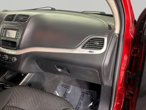 Used 2020 Dodge Journey SE w/ SE Popular Equipment Group FWD image 27