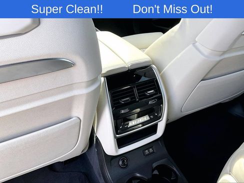 Used 2024 BMW ALPINA XB7 AWD/4WD image 31