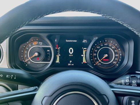 Used 2026 Jeep Wrangler Sport AWD/4WD image 12