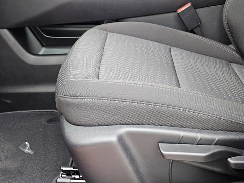 New 2026 Chevrolet Equinox LT FWD image 24