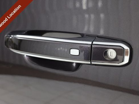 Used 2015 Chevrolet Tahoe LTZ image 24