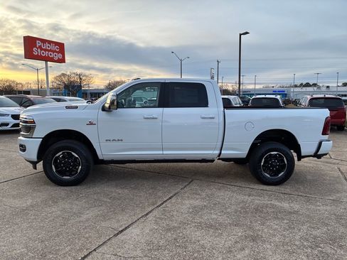 New 2026 RAM 2500 Laramie AWD/4WD image 2