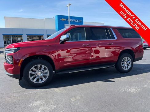 Used 2025 Chevrolet Suburban Premier AWD/4WD image 4