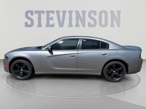 Used 2016 Dodge Charger SXT w/ Rallye Group RWD image 2