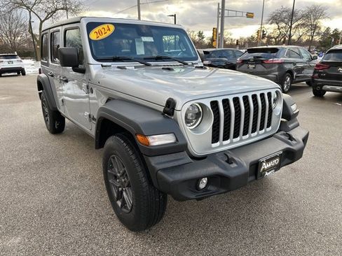 Used 2024 Jeep Wrangler Sport S image 4
