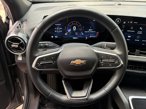 Used 2025 Chevrolet Equinox LT FWD image 28