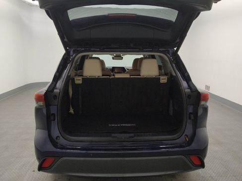 Used 2020 Toyota Highlander Limited image 29