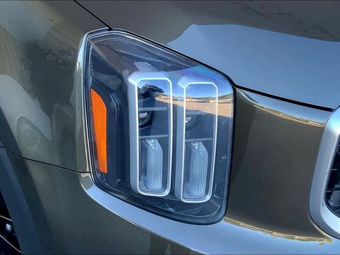 Used 2023 Kia Telluride EX image 53