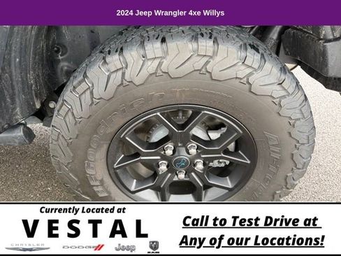 Used 2024 Jeep Wrangler Unlimited AWD/4WD image 17