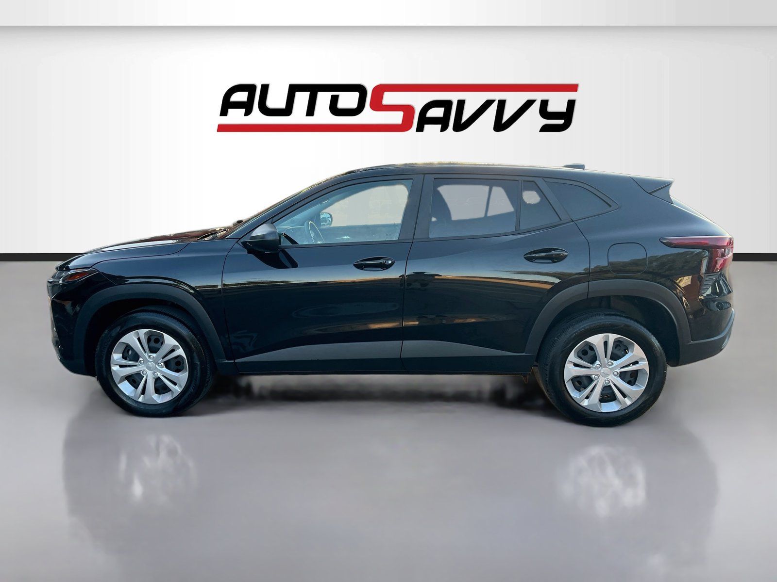 Used 2025 Chevrolet Trax LS FWD image 4