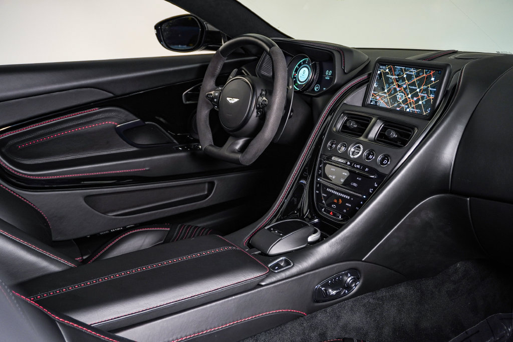 Used 2021 Aston Martin DB11 Coupe RWD image 15