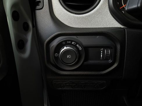 Used 2025 Jeep Wrangler Unlimited Sport AWD/4WD image 18