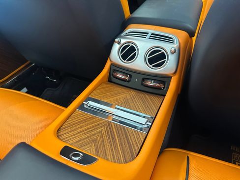 Used 2016 Rolls-Royce Dawn RWD image 24