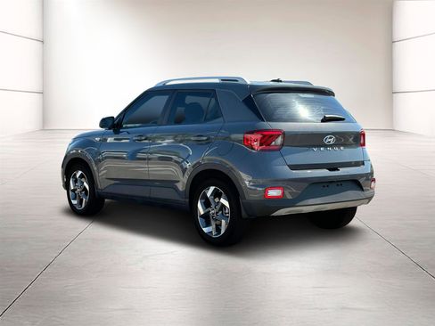 New 2025 Hyundai Venue SEL image 5