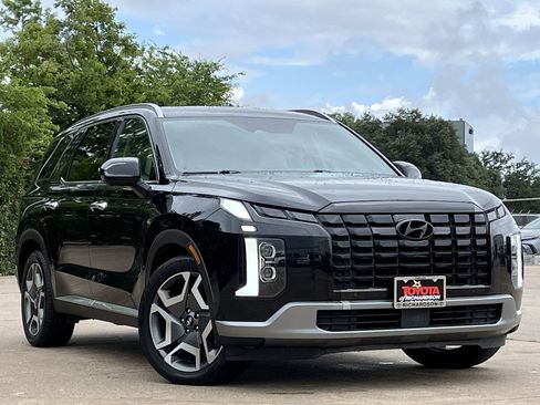 Used 2024 Hyundai Palisade Limited AWD/4WD image 2