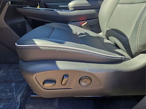 Used 2025 Buick Enclave Preferred image 25